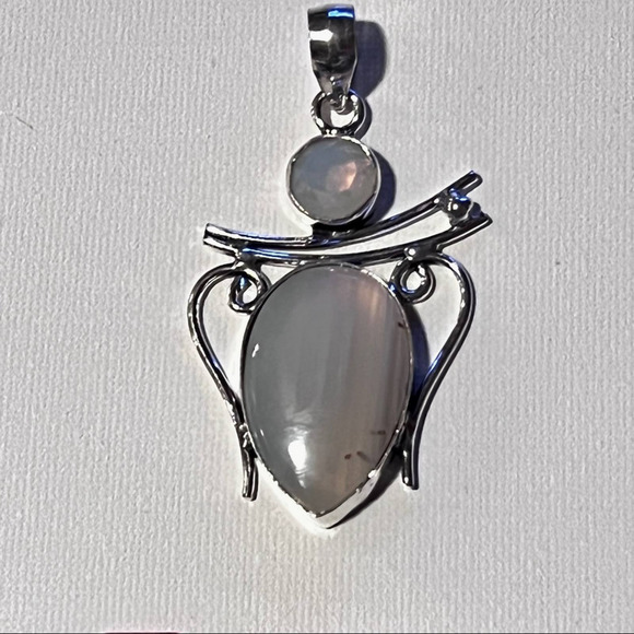 Handmade Indian Rainbow Moonstone Pendant - Picture 2 of 8